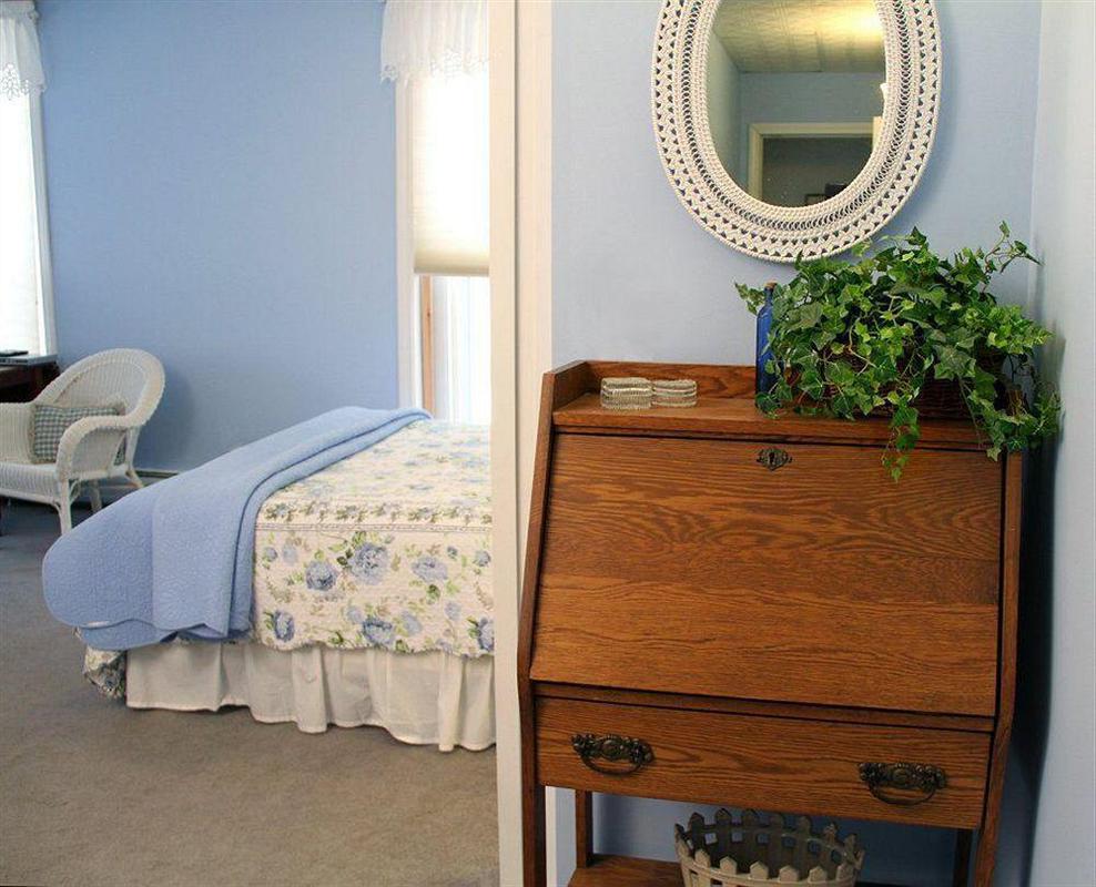 The Brewster Inn Dexter Bagian luar foto