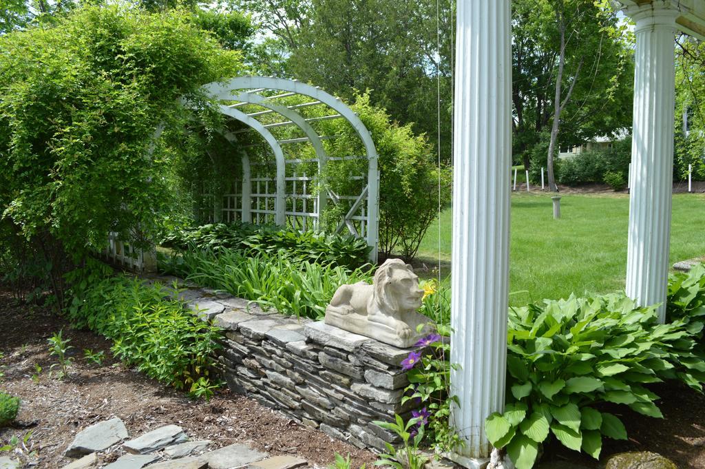 The Brewster Inn Dexter Bagian luar foto