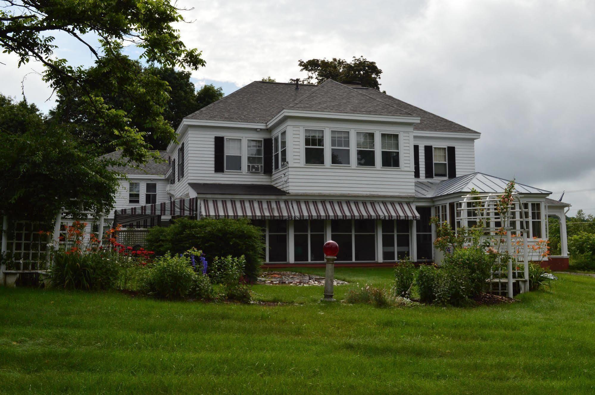 The Brewster Inn Dexter Bagian luar foto