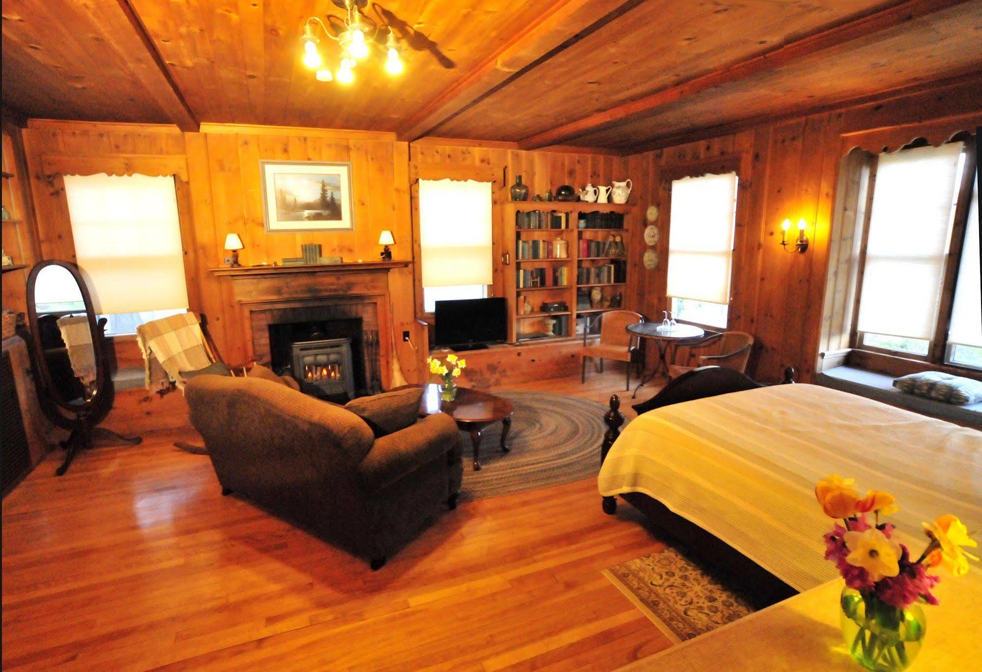 The Brewster Inn Dexter Bagian luar foto