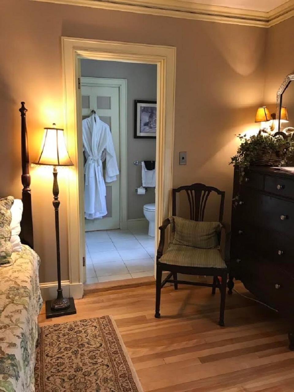 The Brewster Inn Dexter Bagian luar foto